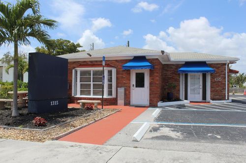 4-1315 N Dixie Hwy, Lake Worth Beach, FL, 33460-1805 | Card Image