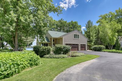 420 S Golden Lake Ln, House other with 3 bedrooms, 2 bathrooms and null parking in Summit WI | Image 3