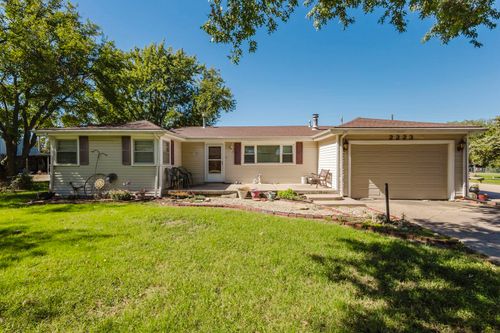 2223 S Clay Ln, Wichita, KS, 67207-6319 | Card Image
