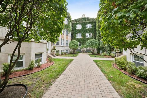 1-871 W Cornelia Ave, Chicago, IL, 60657-1712 | Card Image