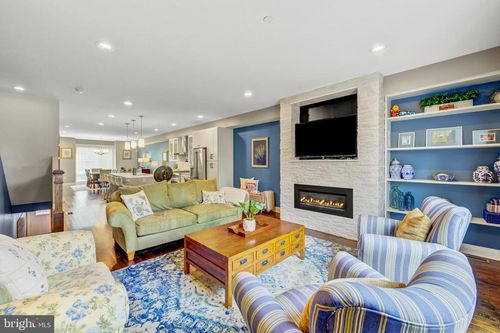 2009 North St, PHILADELPHIA, PA, 19130-3217 | Card Image