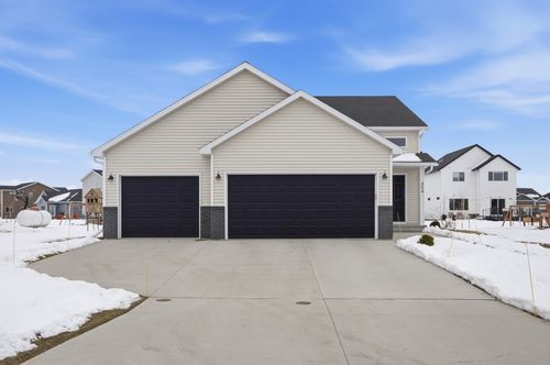 454 Skylane St, Kindred, ND, 58051-4516 | Card Image