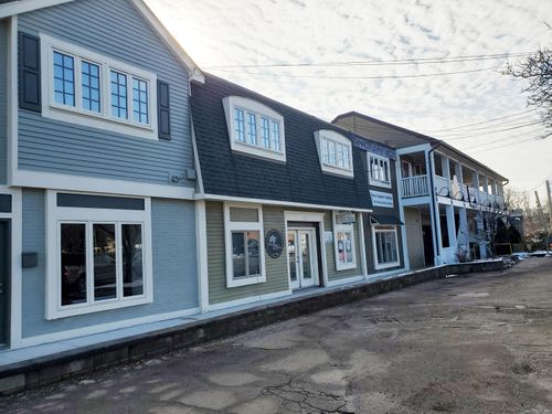 480 Forest Ave, Plymouth, MI, 48170-1722 | Card Image