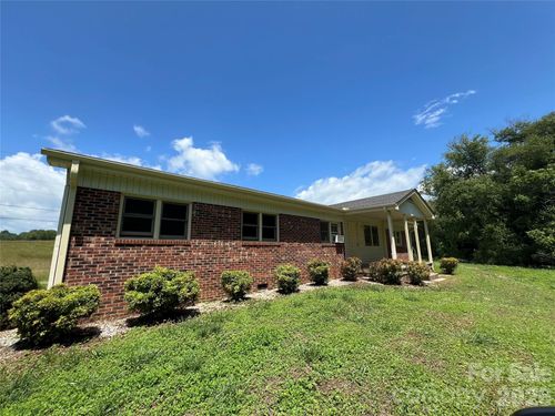 4405 Maple Creek Rd, Rutherfordton, NC, 28139-7523 | Card Image