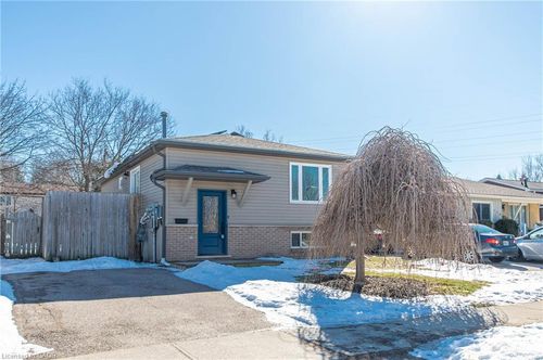 153 Sugar Maple St, Kitchener, ON, N2N2A7 | Card Image