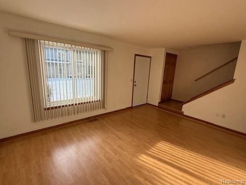 45-48530 Sugarbush Rd, Chesterfield, MI, 48047-3360 | Card Image