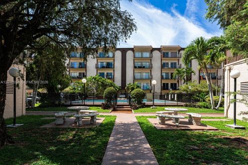 412-1950 W 54th St, Hialeah, FL, 33012-2114 | Card Image