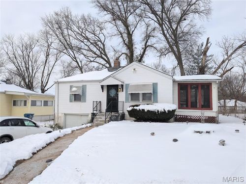 571 Glorose Dr, Saint Louis, MO, 63137-3420 | Card Image