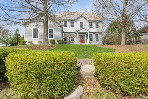 27 Victor Rd, Beacon, NY, 12508-3936 | Card Image