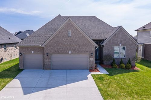 49712 Split Rock Rd, Macomb, MI, 48044-1585 | Card Image