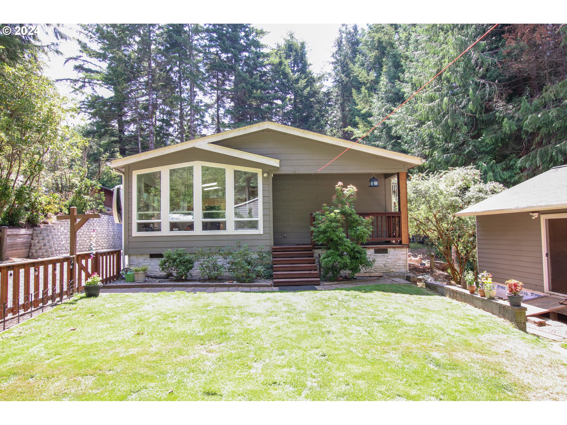Woahink Dr, Florence, OR 97439