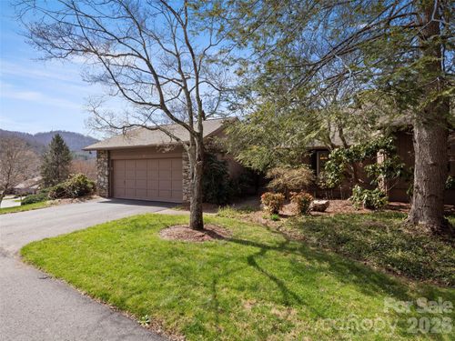 15 Ridge Ter, Asheville, NC, 28804-2757 | Card Image