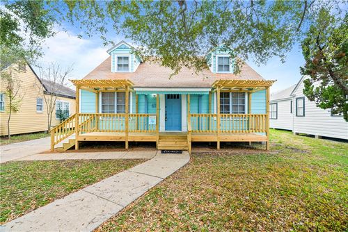 425 Palmero St, Corpus Christi, TX, 78404-1938 | Card Image