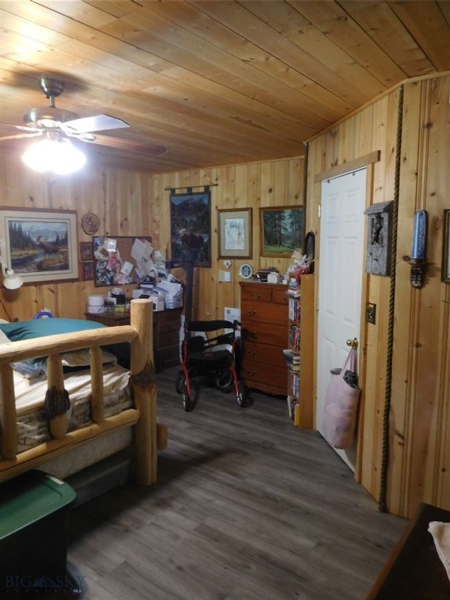 20 S Boulder Bear Rd, House other with 2 bedrooms, 3 bathrooms and null parking in Cardwell MT | Image 18