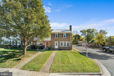 44 Park Place, Townhouse with 3 bedrooms, 1 bathrooms and null parking in LOVETTSVILLE VA | Image 1