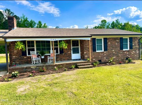 704 11th St, Goldsboro, NC, 27530-1640 | Card Image