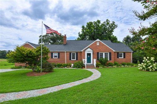 2932 Gwyn Rd, Elon, NC, 27244-9588 | Card Image