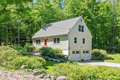 28 Brown Hill Rd, Bow, NH, 03304-4804 | Card Image