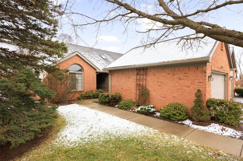 970 Ridge Ct, Brighton, MI, 48116-1882 | Card Image