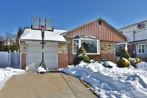 148 Simonson Rd, Mineola, NY, 11501-2334 | Card Image