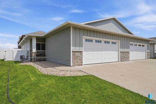 7312 S Audie Ave Avenue, Sioux Falls, SD, 57108-3160 | Card Image