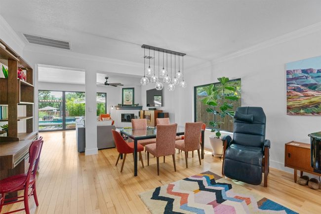 10933 Beachmont Ln, House other with 5 bedrooms, 3 bathrooms and 2 parking in Austin TX | Image 4