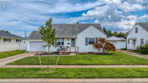 2220 Stahlwood Dr, Sandusky, OH, 44870-4574 | Card Image