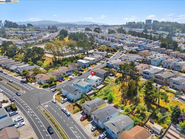20 Martgate Street, House other with 3 bedrooms, 2 bathrooms and 2 parking in Daly City CA | Image 38