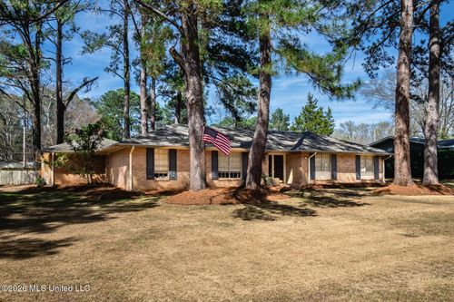 318 Rollingwood Dr, Jackson, MS, 39211-4722 | Card Image