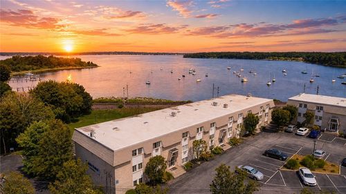 e65-4430 Post Rd, East Greenwich, RI, 02818-4162 | Card Image