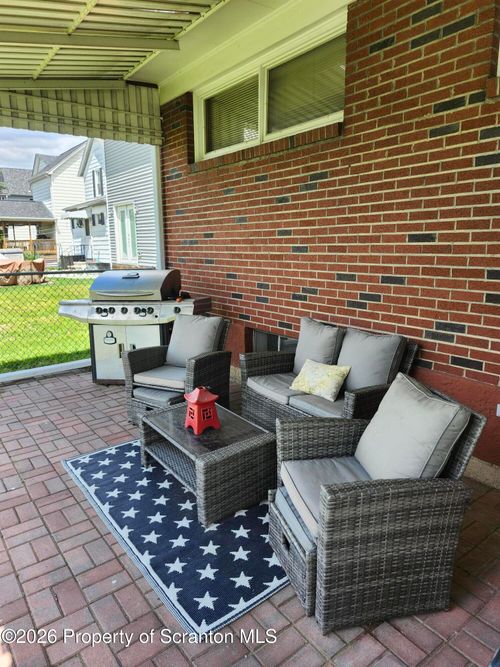 231 Poplar St, Dickson City, PA, 18519-1734 | Card Image
