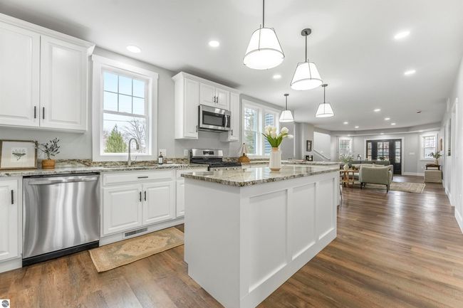 302 W Dresden St, House other with 5 bedrooms, 3 bathrooms and null parking in Kalkaska MI | Image 6