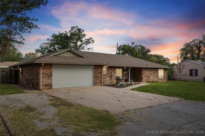 238 Meadowlark Place, House other with 3 bedrooms, 2 bathrooms and null parking in Bartlesville OK | Image 1