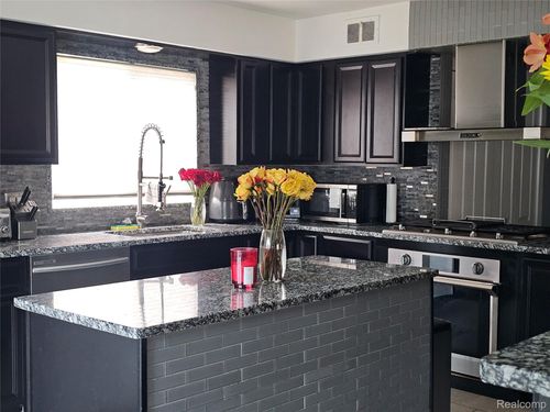 18410 Marlowe St, Detroit, MI, 48235-2764 | Card Image
