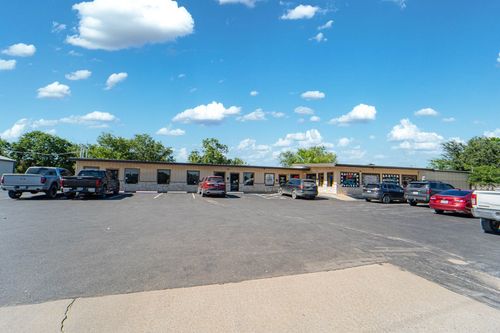 1104 W Walker St, Breckenridge, TX, 76424-3341 | Card Image