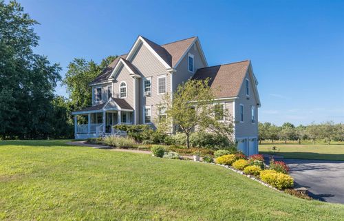 93 Bunker Hill Ave, Stratham, NH, 03885-2410 | Card Image