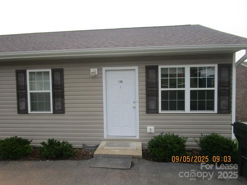 136-136 18th St Nw, Hickory, NC, 28601-5825 | Card Image