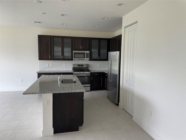 15673 Sw Egret Coast Dr, House other with 3 bedrooms, 2 bathrooms and null parking in Port St Lucie FL | Image 5