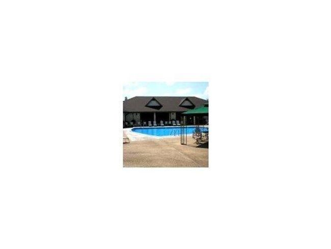 Clubhouse Outdoor Pool | Image 18