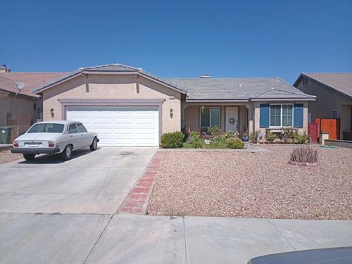 10452 Thorndale St, Adelanto, CA, 92301-4887 | Card Image