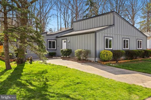 12201 Nutmeg Ln, RESTON, VA, 20191-1207 | Card Image