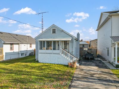 74 Knoll St, House other with 2 bedrooms, 1 bathrooms and 3 parking in Port Colborne ON | Image 1