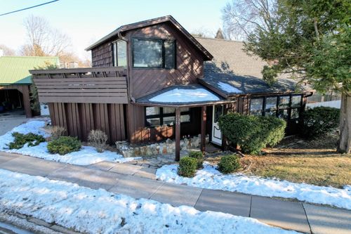 135 Southwest Rd, Platteville, WI, 53818-3441 | Card Image