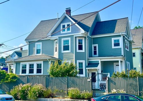2-812 Moody St, Waltham, MA, 02453-5077 | Card Image