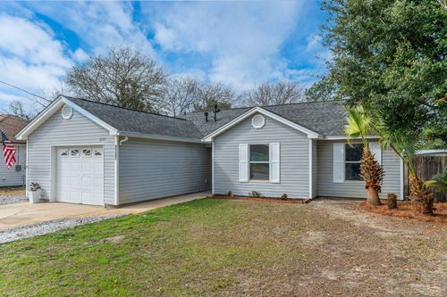 2137 Estate Cir, Navarre, FL, 32566-2834 | Card Image