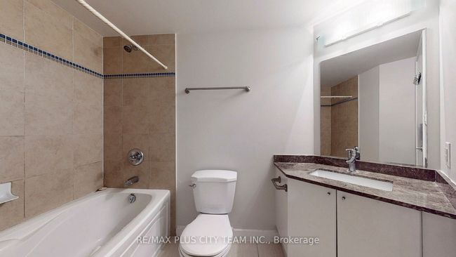 1305 - 18 Harbour St, Condo with 2 bedrooms, 2 bathrooms and 1 parking in Toronto ON | Image 20