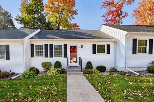 14-14 Rosewood Ln, Southwick, MA, 01077-9343 | Card Image