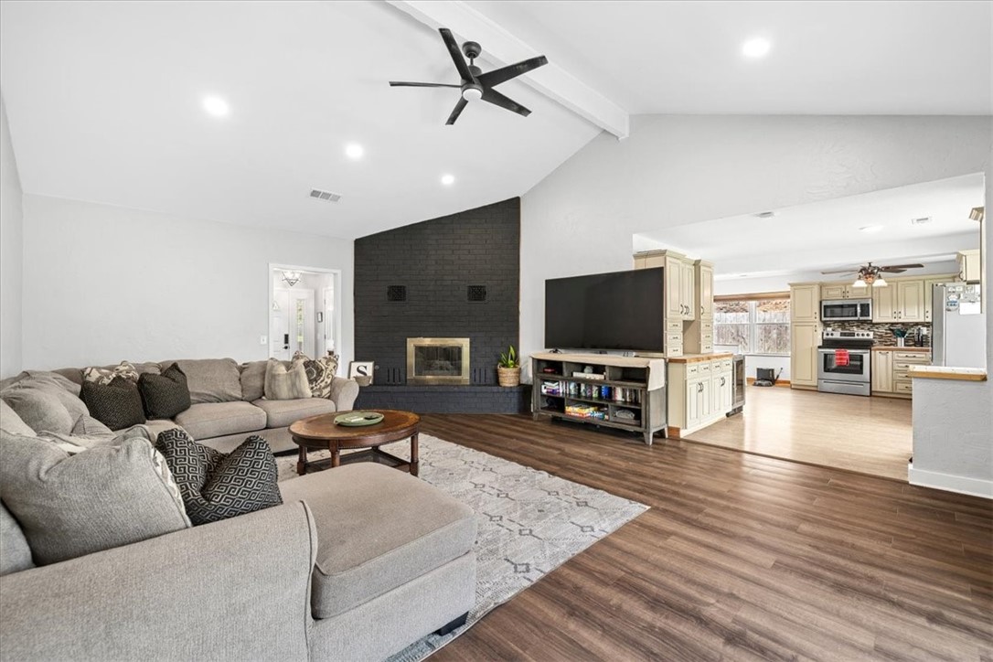Callahan Dr, Rogers, AR 72758
