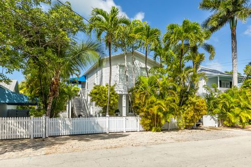 1527 Von Phister St, Key West, FL, 33040-4938 | Card Image