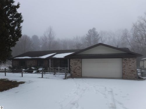 329 W Main St, Harrisville, MI, 48740-9601 | Card Image